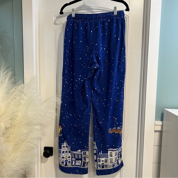 Nick & Nora Christmas Skyline Starry Night Christmas Village. Size Medium. - Picture 8 of 16